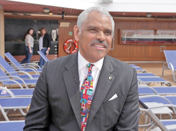 ceo of carnival cruise lines