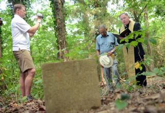 A Promise Kept Columbus Native Returns Home To Honor Parents The Dispatch
